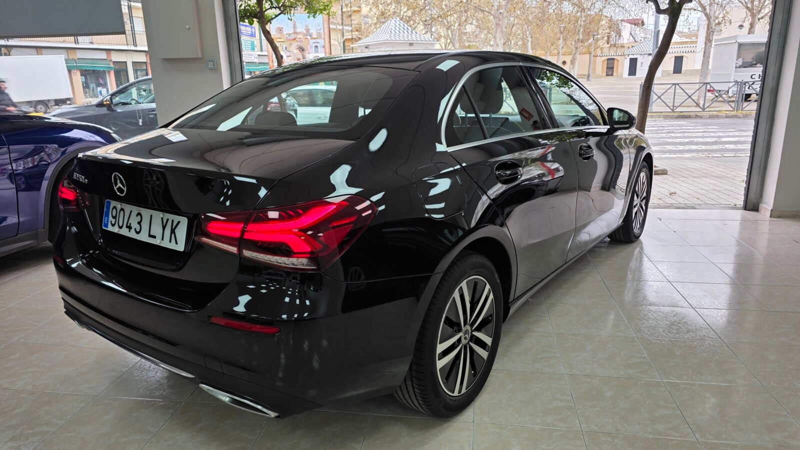 MERCEDES-BENZ Clase A 250 e Sedan