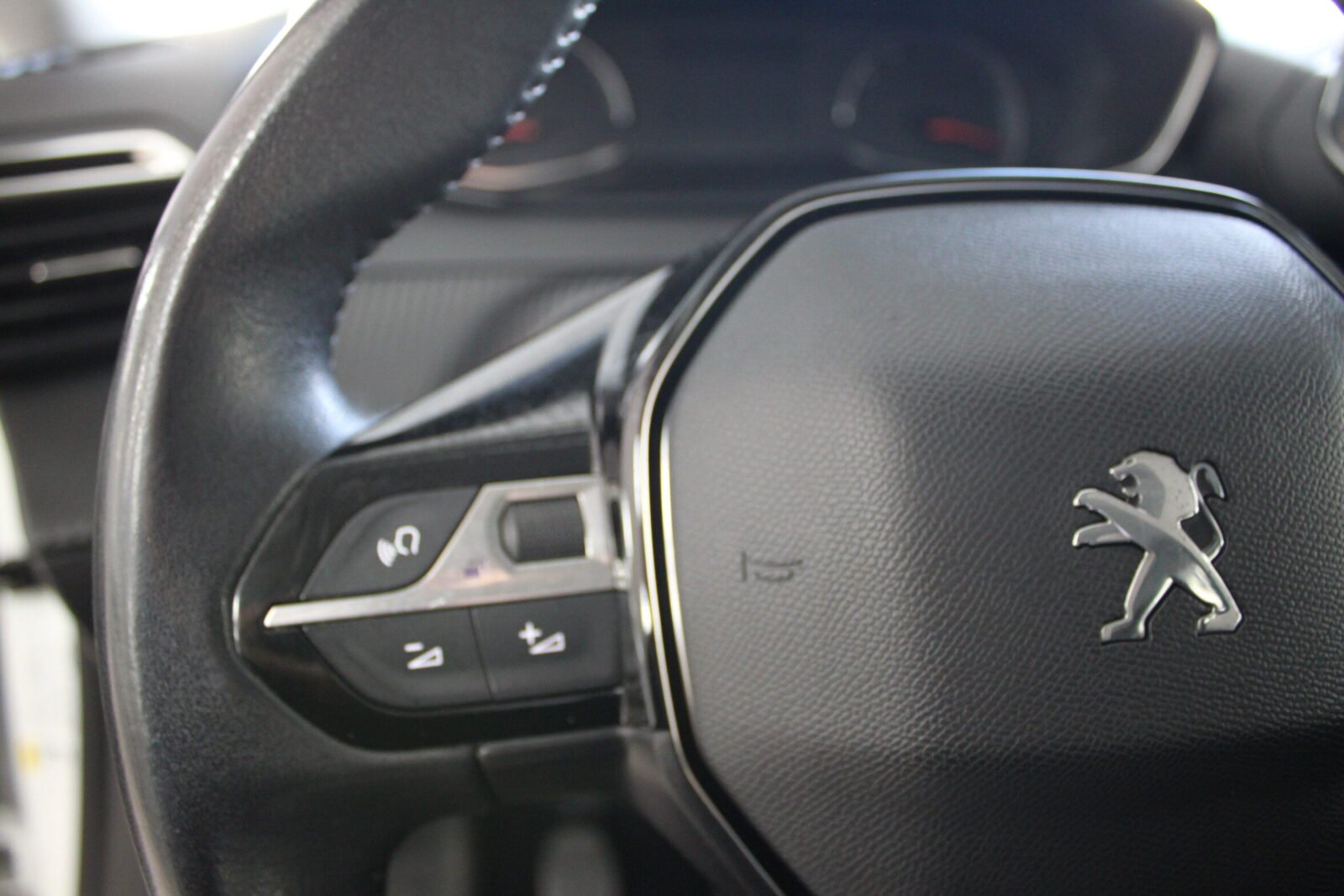 PEUGEOT 2008 Active Pack Puretech 100 SS BVM6
