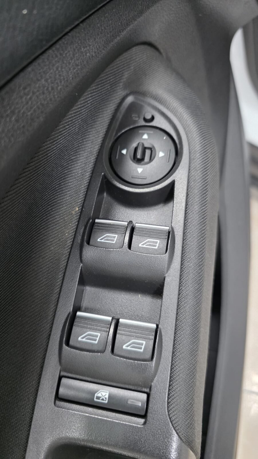 FORD c max  1.5 trend