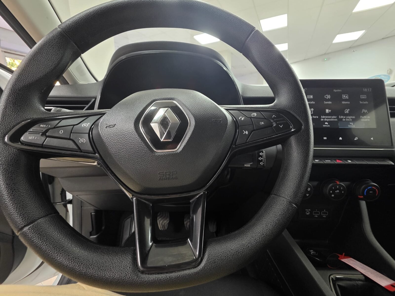 RENAULT Clio bussines